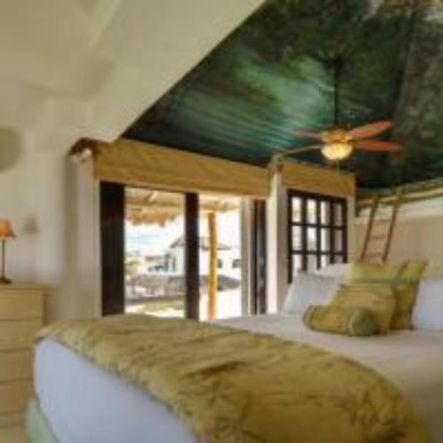 Private Beach Front Villa With Pool