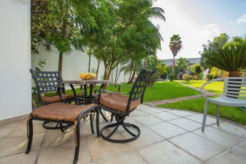 3bd 3bth Gorgeous Modern Villa Mins From Beach Wifi And Pool By Mint