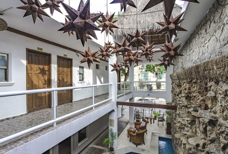 Ahava Hotel