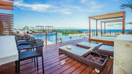 Las Brisas 402