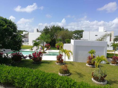 Grace Hauzz By Perlitas Home