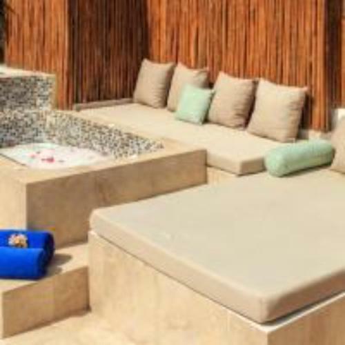 Condo With Pool, Beach Access/full Hotel Services!