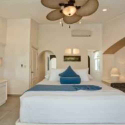Private Beach Front Villa With Pool