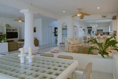 Private Beach Front Villa With Pool