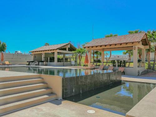 Apartamento Cozy Condo With Beach & Pool Access