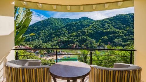 Luxury Beach Frontage Villa With Amazing Views For Rent