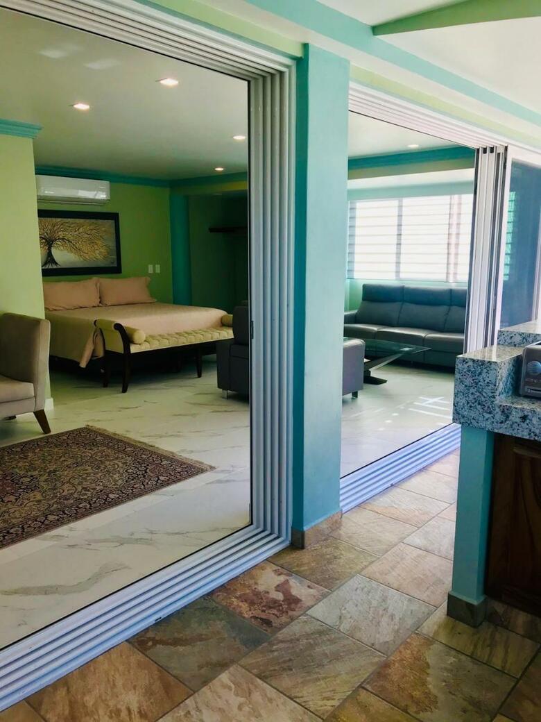 Ocean Frontage Cottage