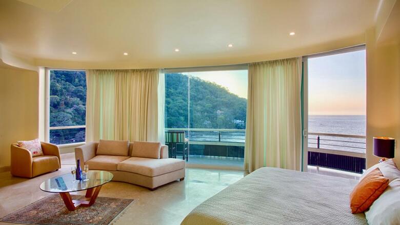 Ocean Frontage Cottage
