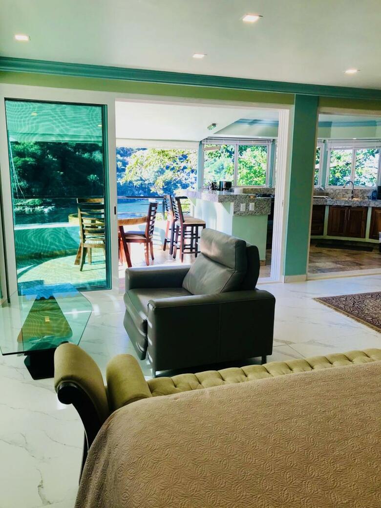 Ocean Frontage Cottage