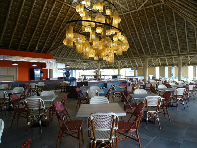 Hotel Decameron Isla Coral
