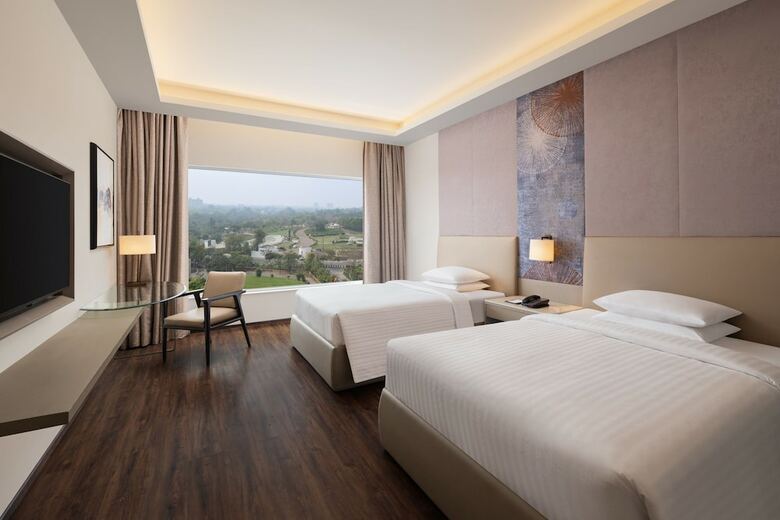 Hotel Courtyard By Marriott Bhopal