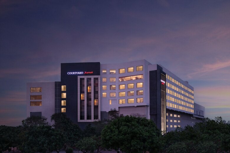 Hotel Courtyard By Marriott Bhopal