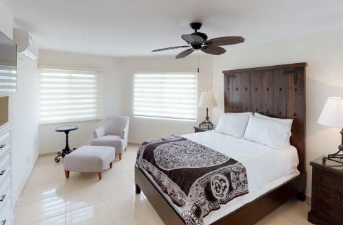 Lighthouse And Ocean Views At Villa Playamar