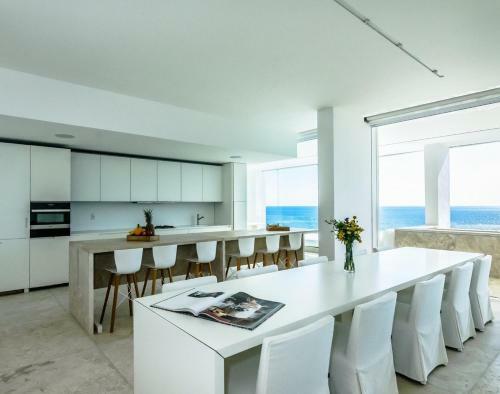 Eagle's Nest At Viceroy 5 Bdr Penthouse