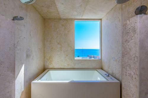 Eagle's Nest At Viceroy 5 Bdr Penthouse