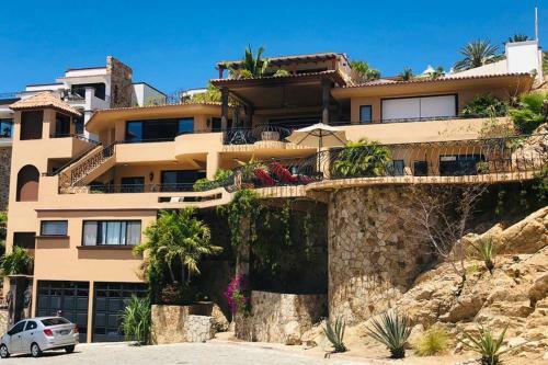 Luxury Villa In Pedregal -incredible Views- Walk To Town!