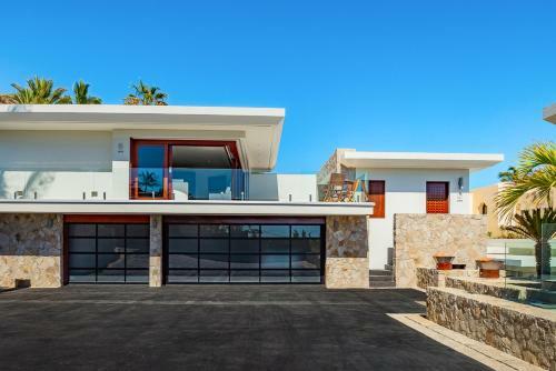Centro Villa Sleeps 16 With Pool And Air Con