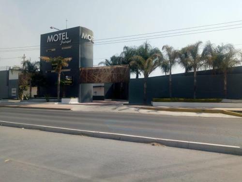 Hotel Motel Pedregal Suites