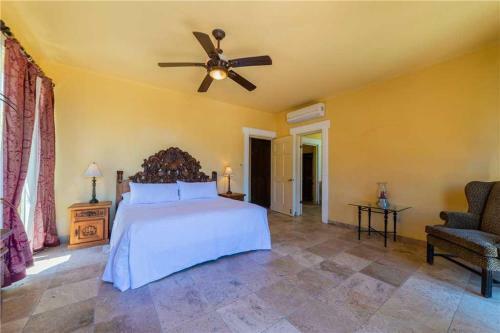 Ocean View 4br Villa Steps From Cabo, Villa Haydee