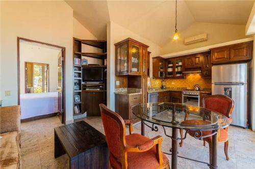 Ocean View 4br Villa Steps From Cabo, Villa Haydee
