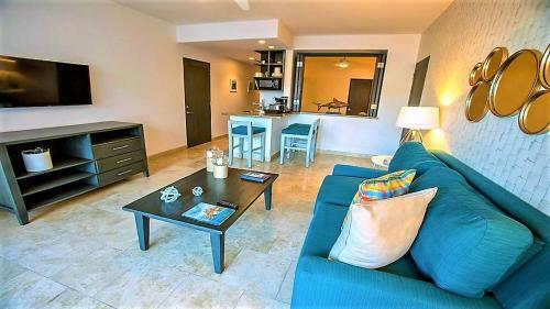 Hostal One Bedroom Ocean View Suite In Medano Beach