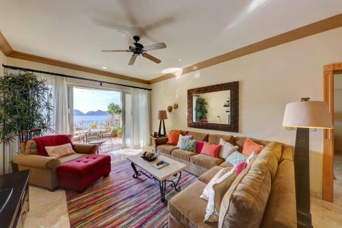 Vle-2701-ocean Front Resort- Walking Distance To Town! Swimmable Beach!