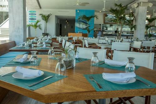 Hostal 2 Bedroom Executive Suite. In The Heart Of Cabo!