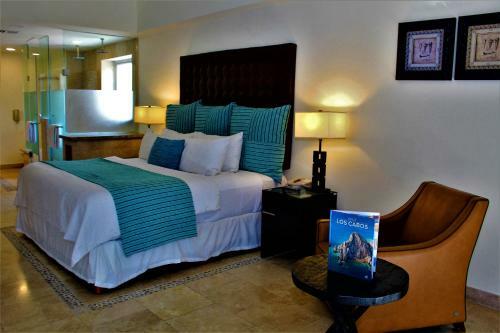 Hostal 2 Bedroom Executive Suite. In The Heart Of Cabo!