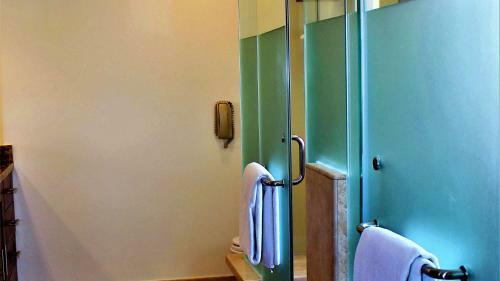Hostal 2 Bedroom Executive Suite. In The Heart Of Cabo!