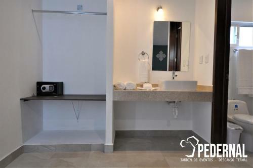 Pedernal Hotel