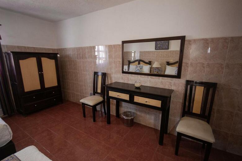 Hotel & Hostal Del Sol