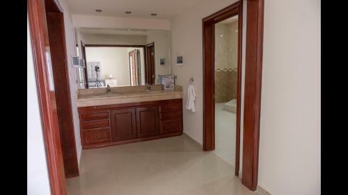 17 Residence For 15 People With Pool