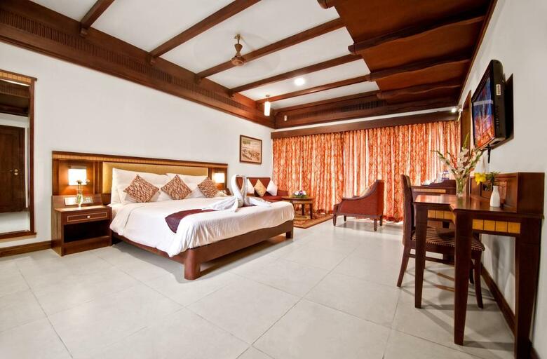 Hotel Lake Palace Resort