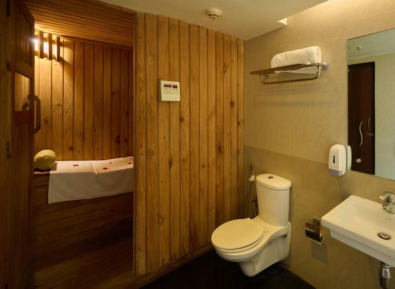 Flora Airport Hotel