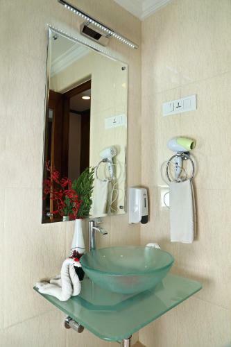 Gokulam Park Hotel & Convention Centre