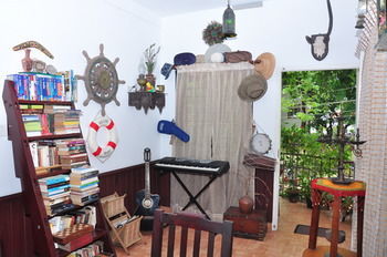 Bed & Breakfast Reds Residency - Homestay
