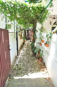 Bed & Breakfast Reds Residency - Homestay