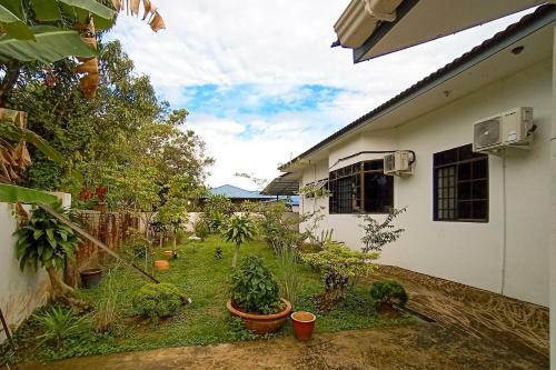 Hotel Oyo 90233 Joyful Homestay Miri