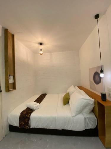Bed & Breakfast 1502a By Mushroom Projects