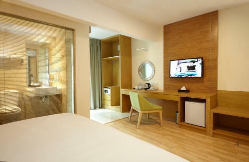 Hotel Six Seasons @ Mid Valley