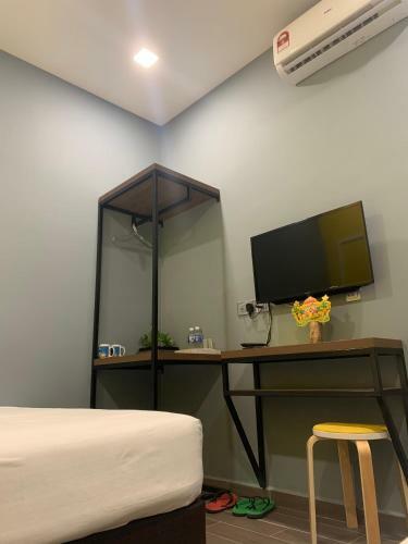 Frame Hotel