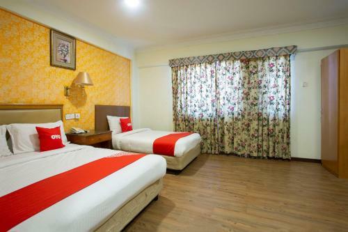 Oyo 90125 Hotel Grand Orchard