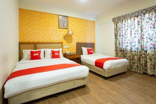 Oyo 90125 Hotel Grand Orchard