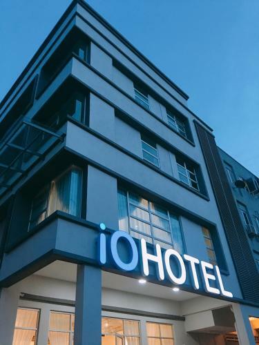 Io Hotel