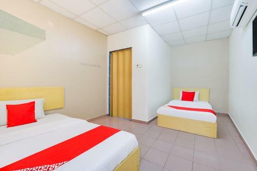 Oyo 89461 Cp Hotel