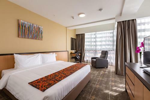 Hotel 7 Suria