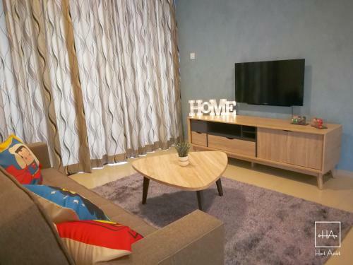 A Space Apartment @ I-city By Hostassist