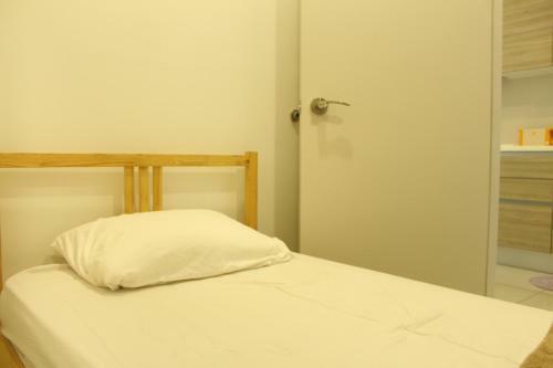 A Space Apartment @ I-city By Hostassist