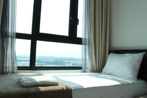 A Space Apartment @ I-city By Hostassist