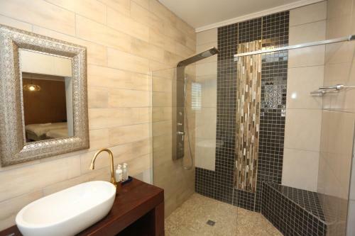 Hotel Prospectors Inn